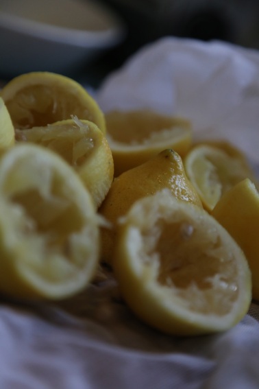 lemons into muslin bag to go into the maslin pan